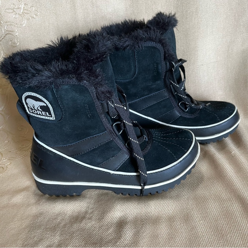Sorel Tivoli II Black Waterproof Boots size 6